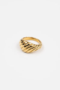 Big Twisted Ring